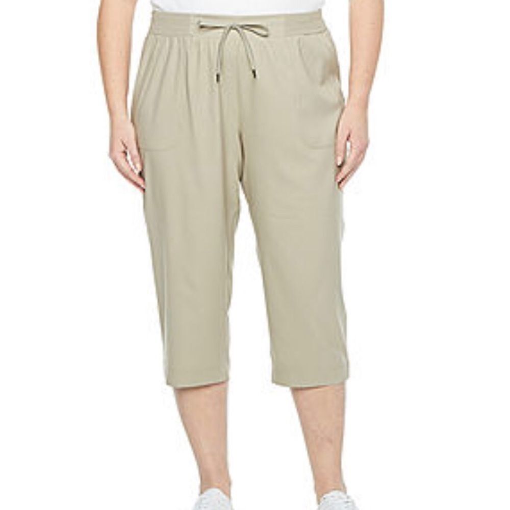 St. John’s Bay Moonbeam Capri pants PXL